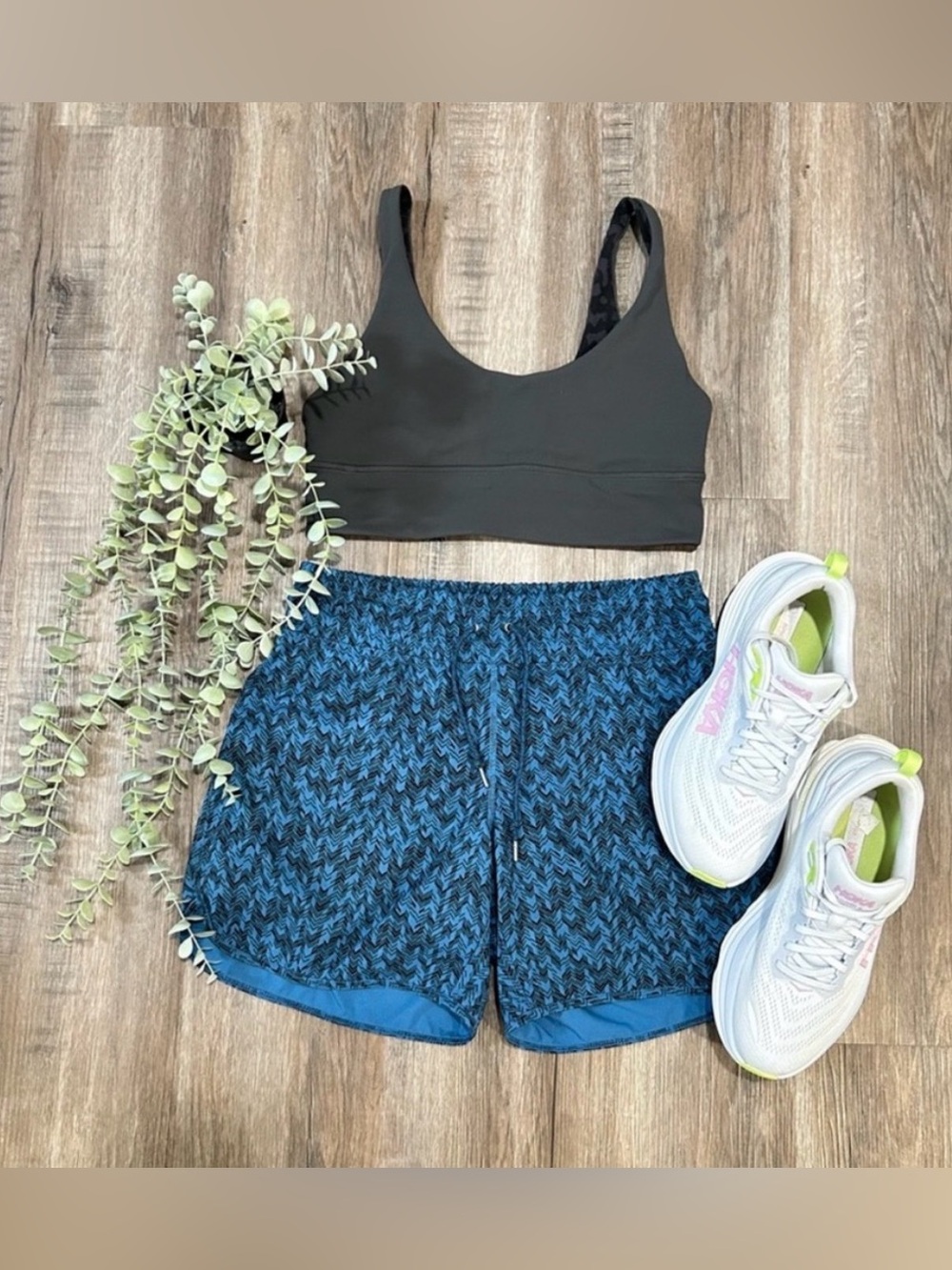 Mountain Equipment Coop Patterned Athletic Shorts women’s size 10 VEUC
